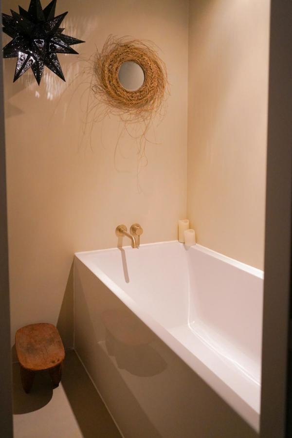 Haert Boutique Wellness Suites City Centre Haarlem Exteriör bild